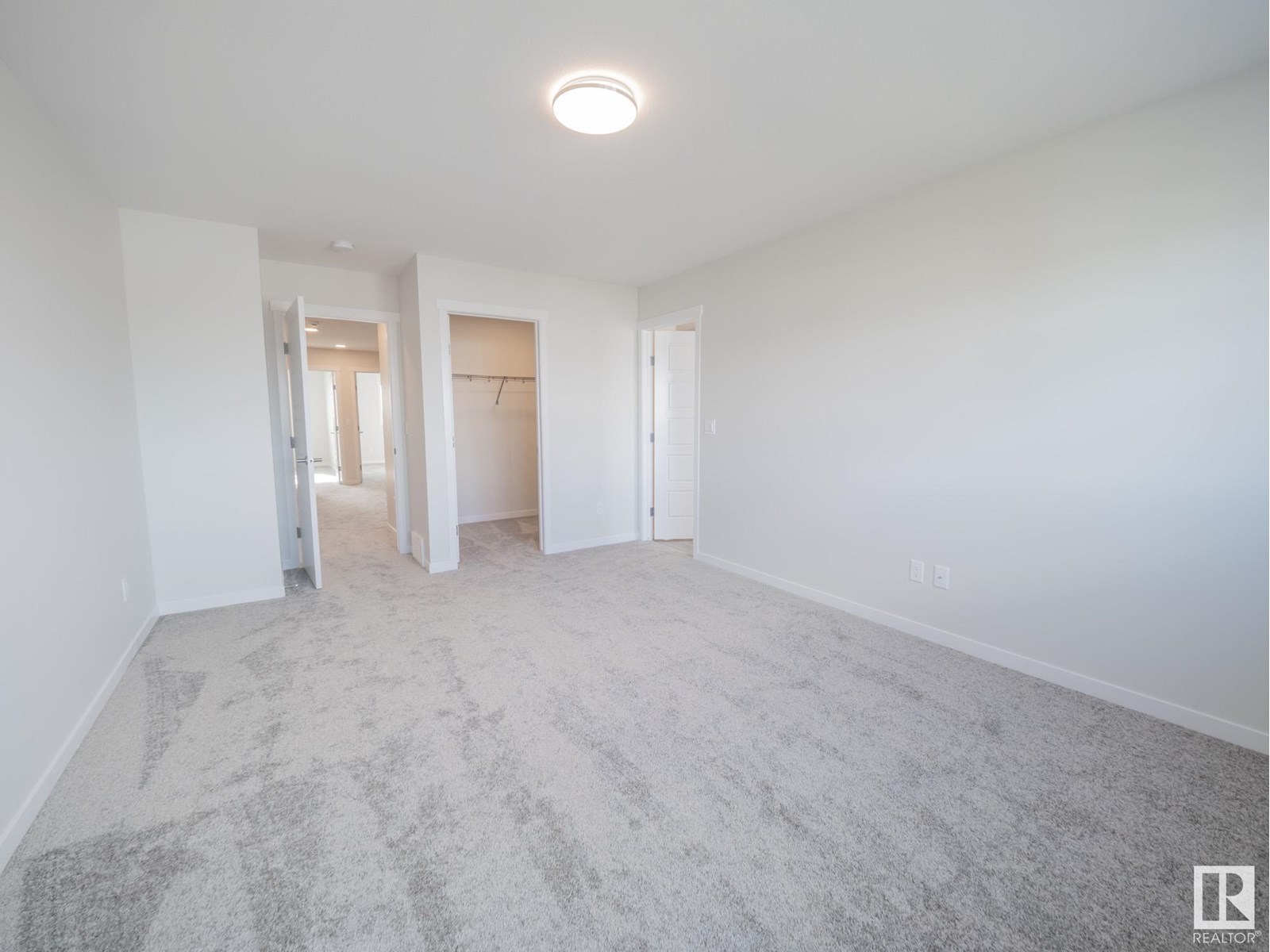 7139 177 Av Nw Property Photo 24