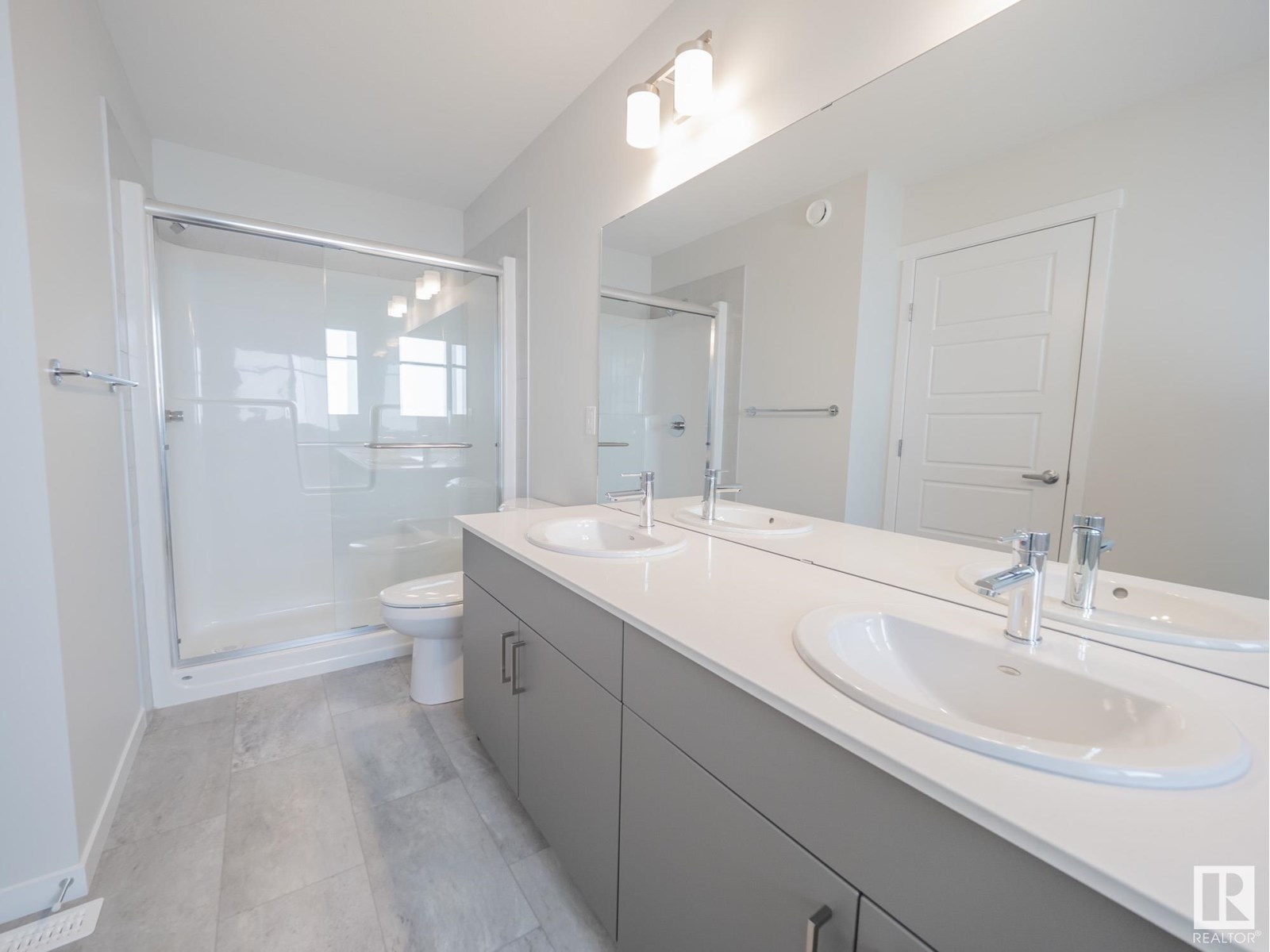 7139 177 Av Nw Property Photo 27