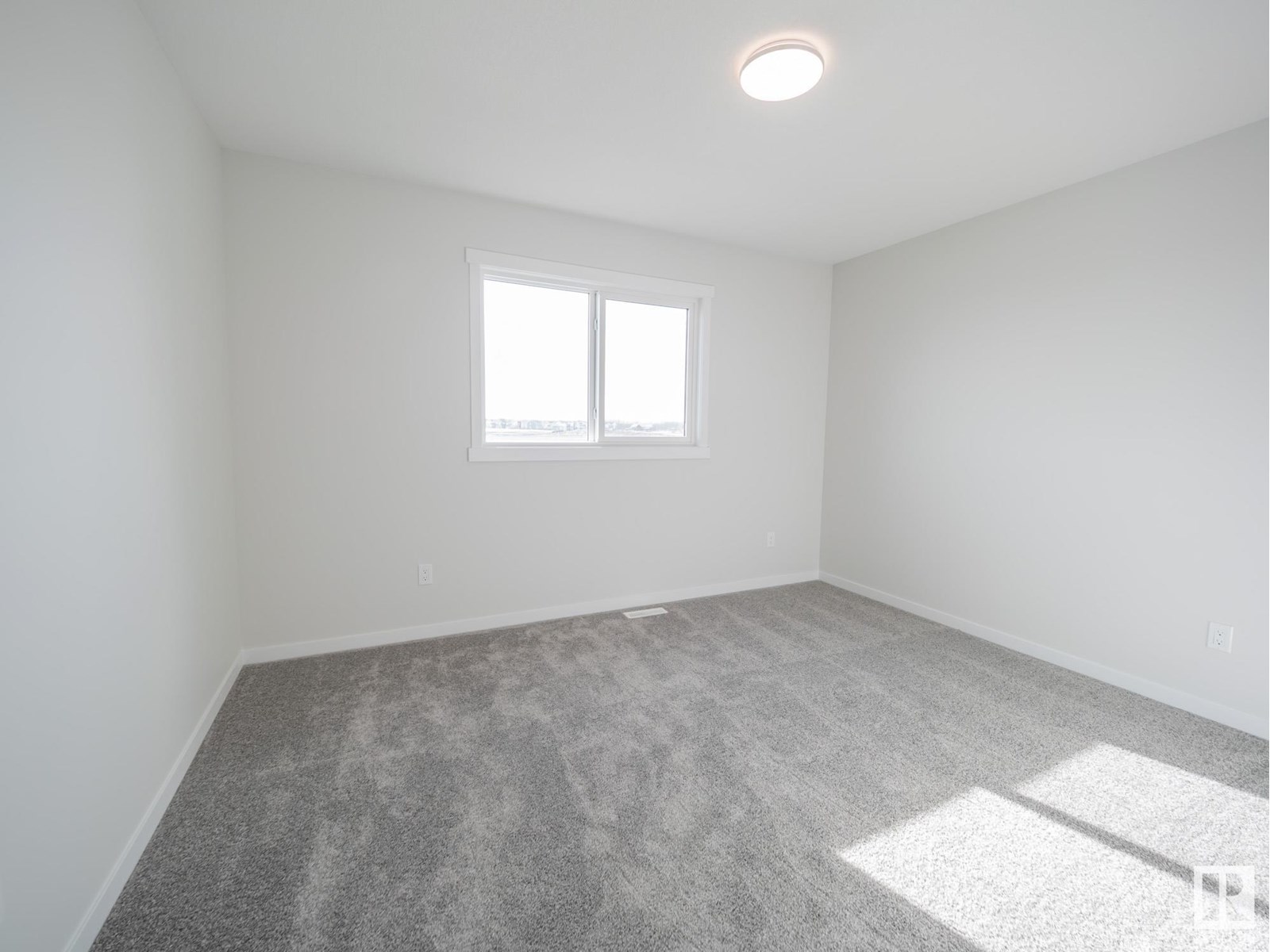 7139 177 Av Nw Property Photo 30