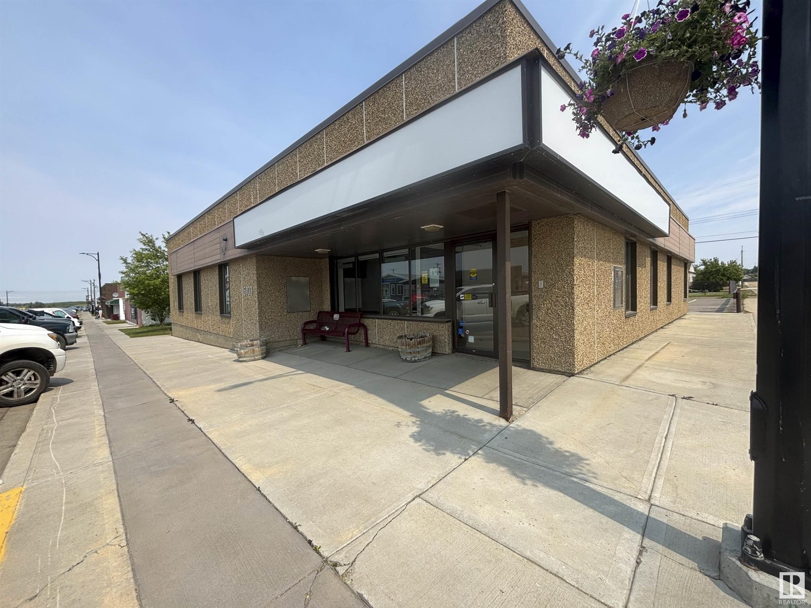 5103 3 St Property Photo 1