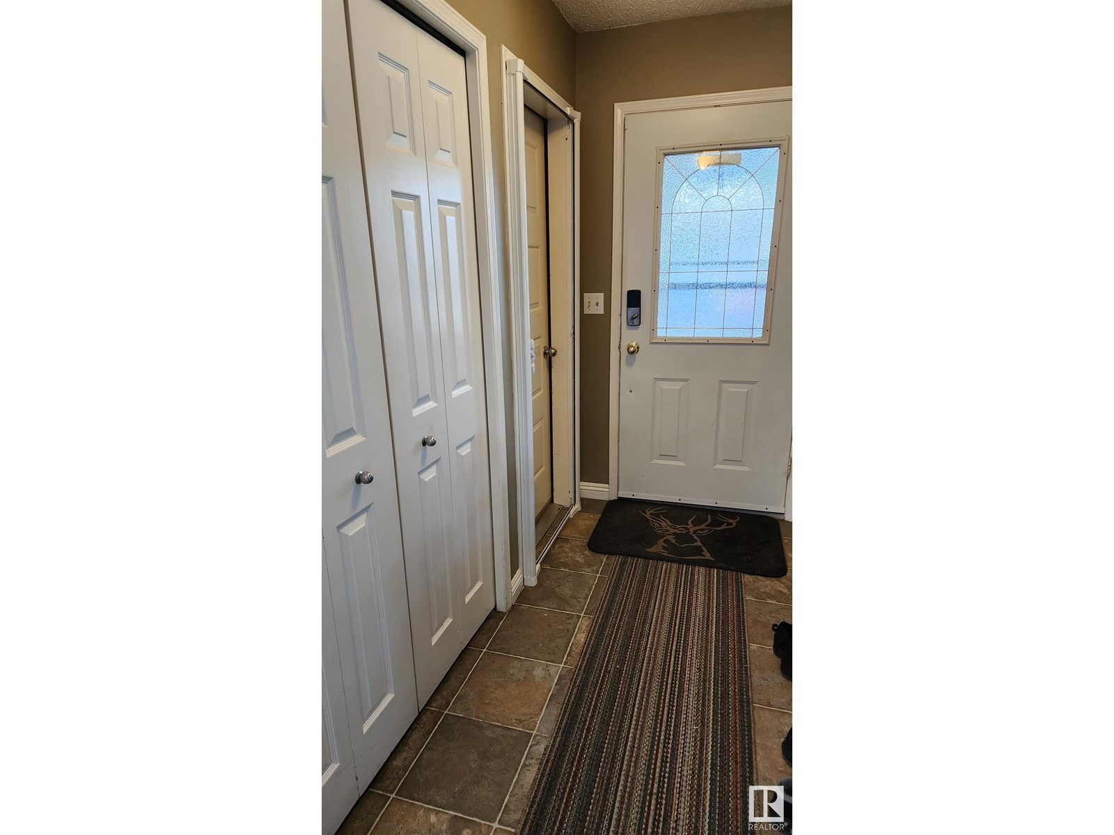5101 58 Av Property Photo 6