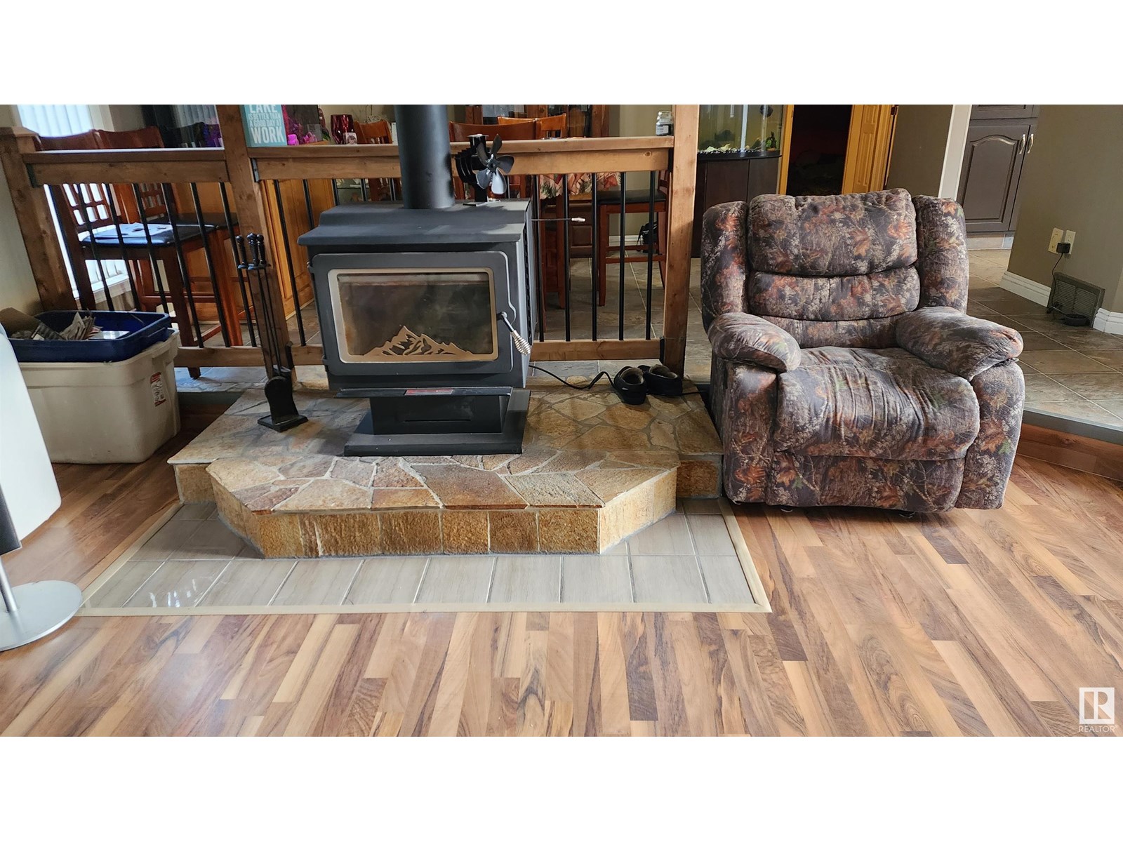 5101 58 Av Property Photo 8