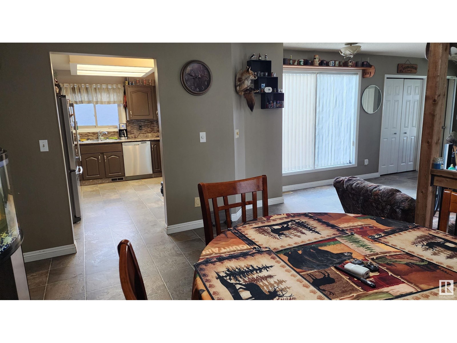 5101 58 Av Property Photo 12