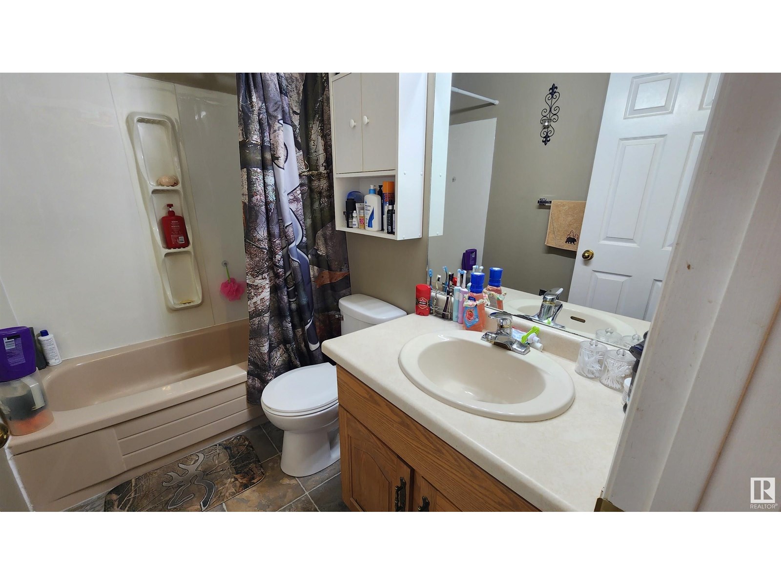 5101 58 Av Property Photo 23