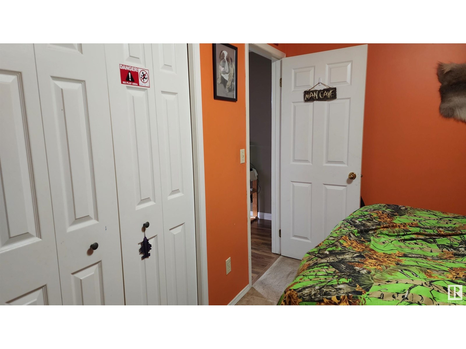 5101 58 Av Property Photo 27