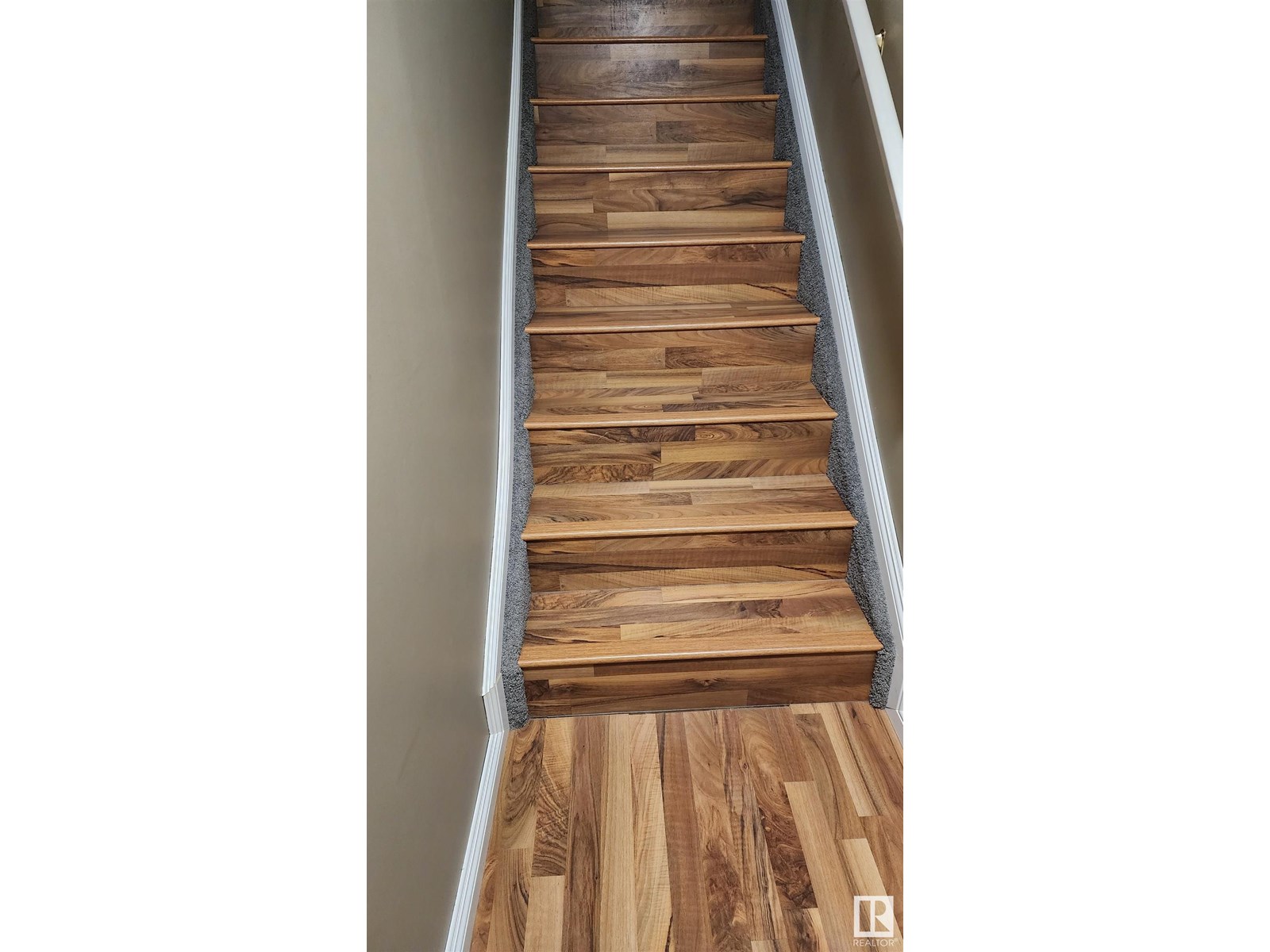 5101 58 Av Property Photo 28