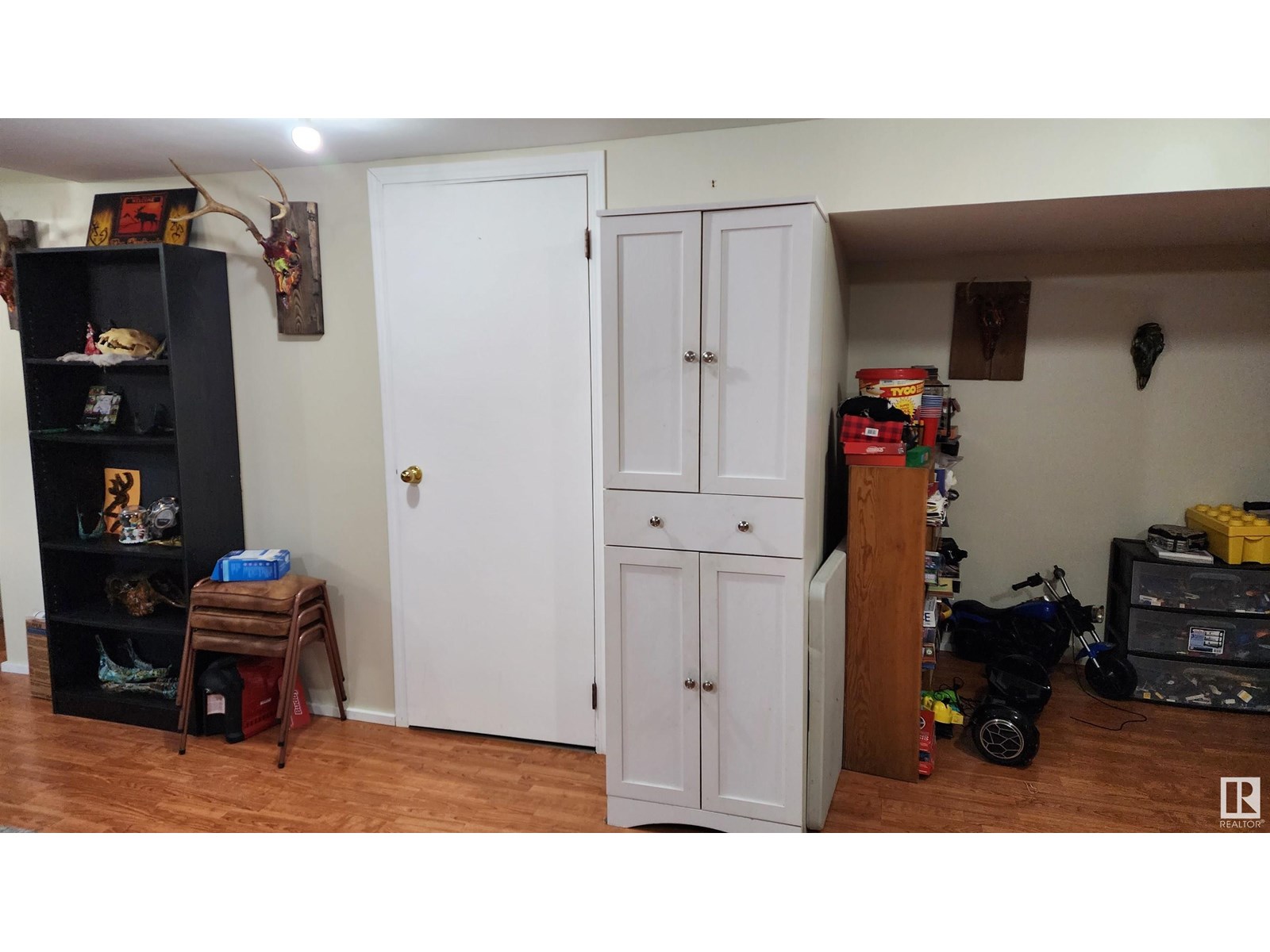 5101 58 Av Property Photo 32