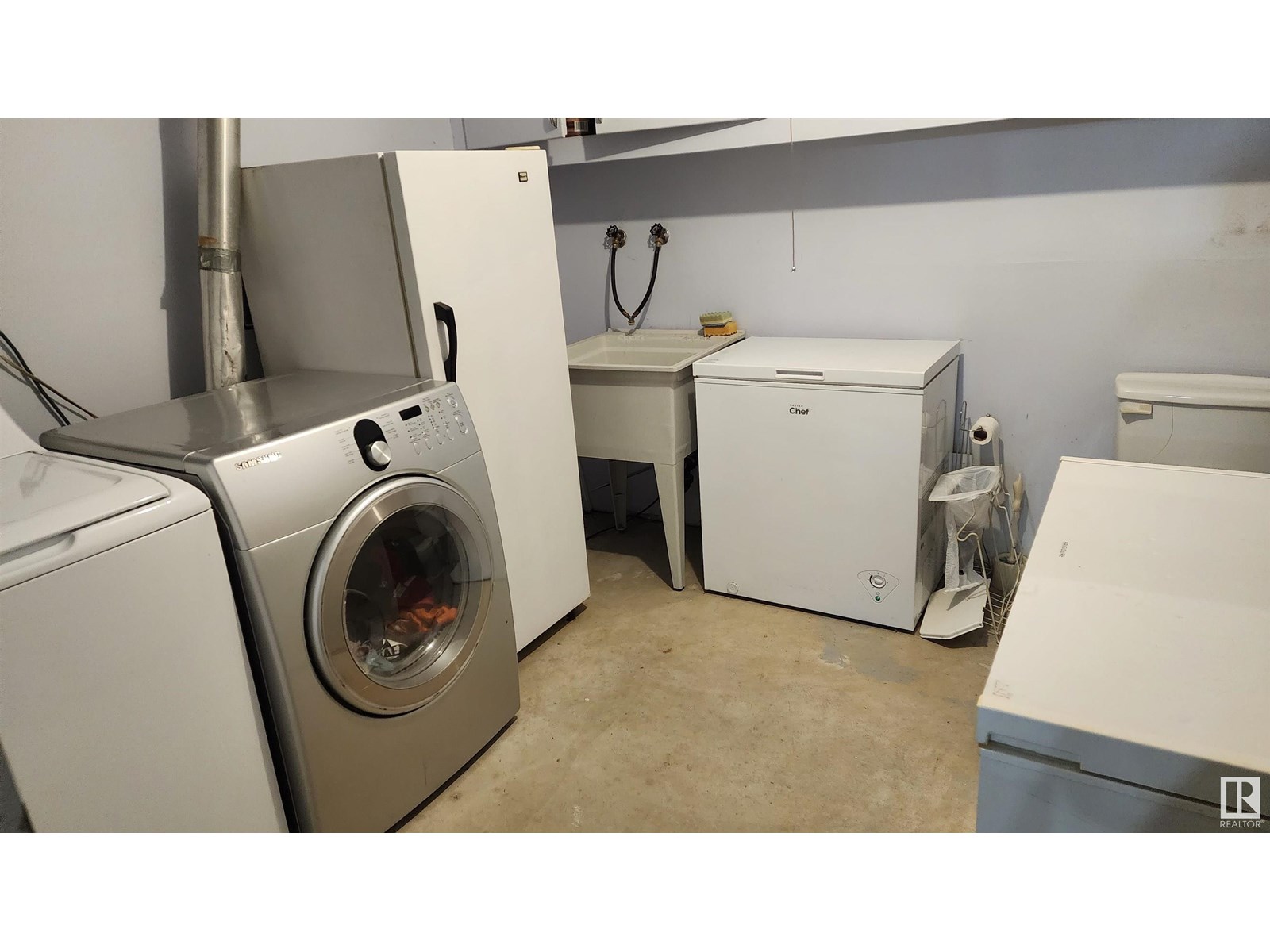 5101 58 Av Property Photo 35