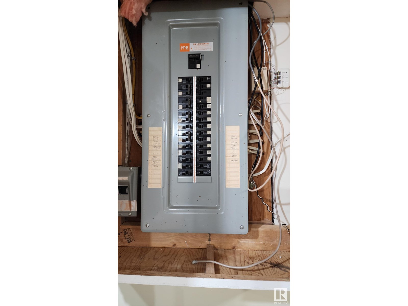 5101 58 Av Property Photo 37