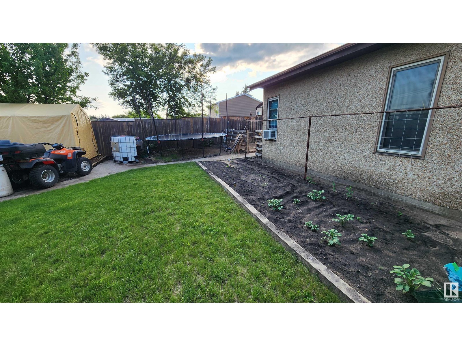 5101 58 Av Property Photo 42