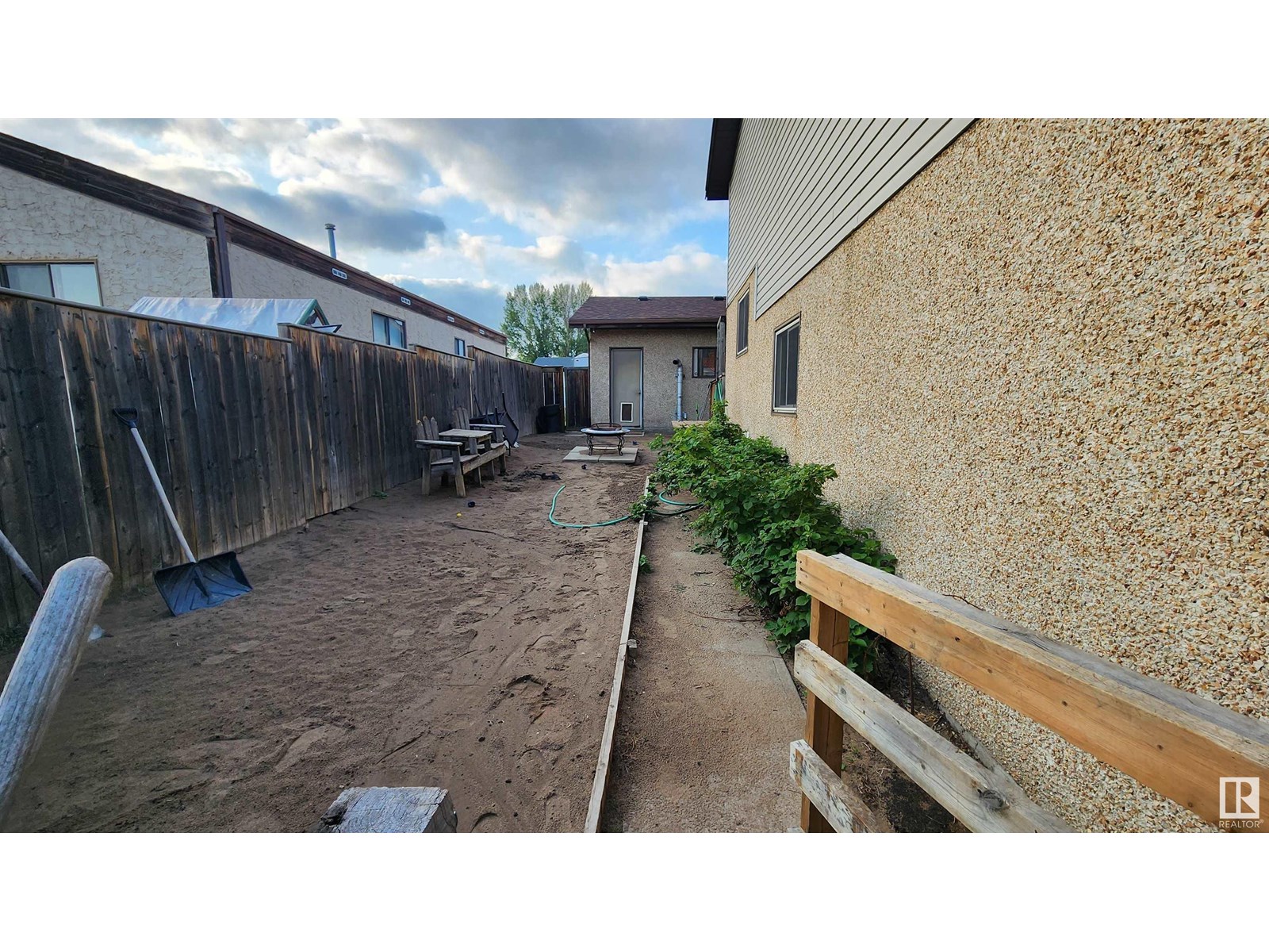 5101 58 Av Property Photo 43