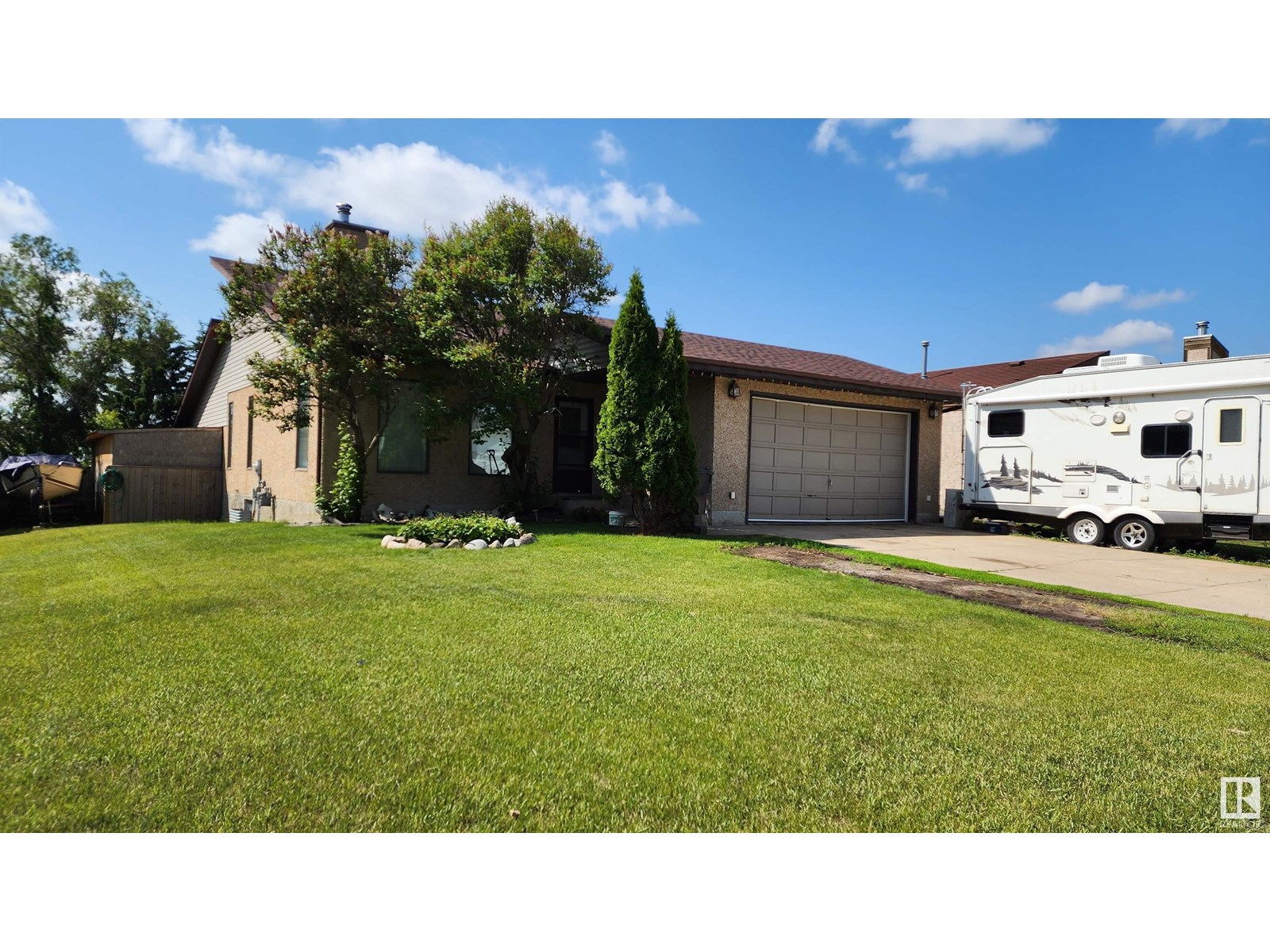 5101 58 Av Property Photo 44