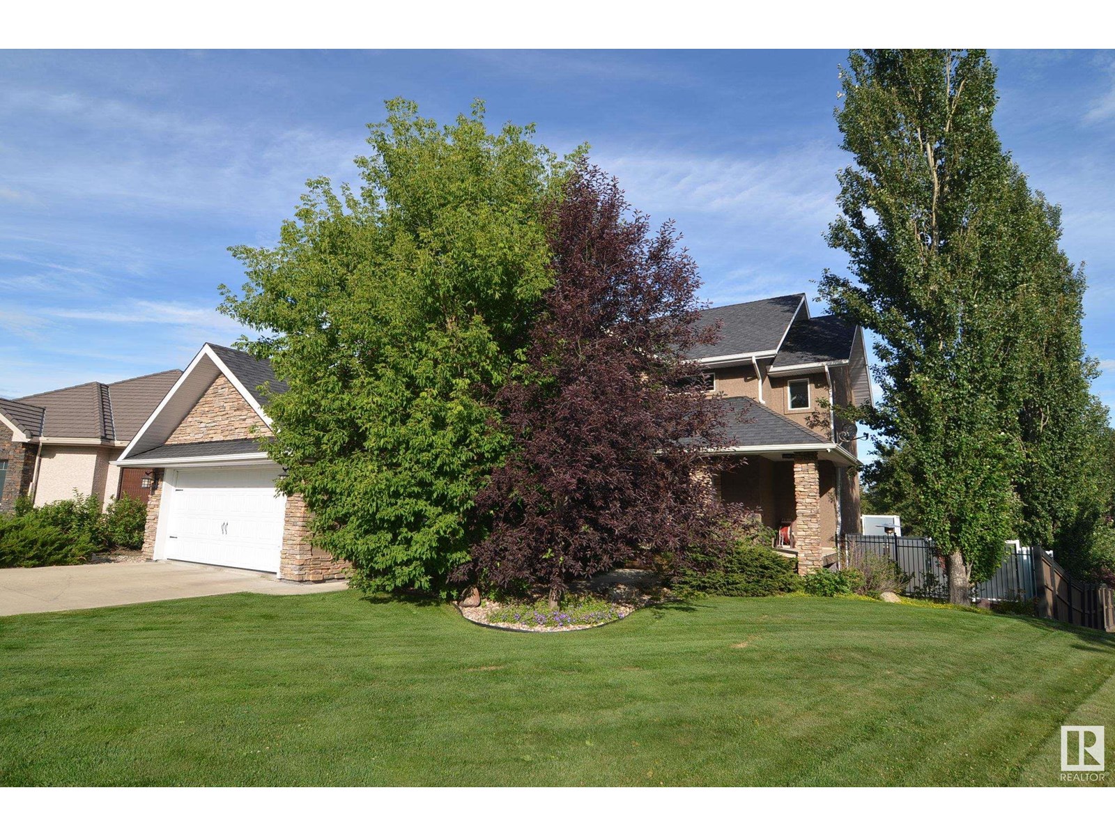 4903 58 St Property Photo 1