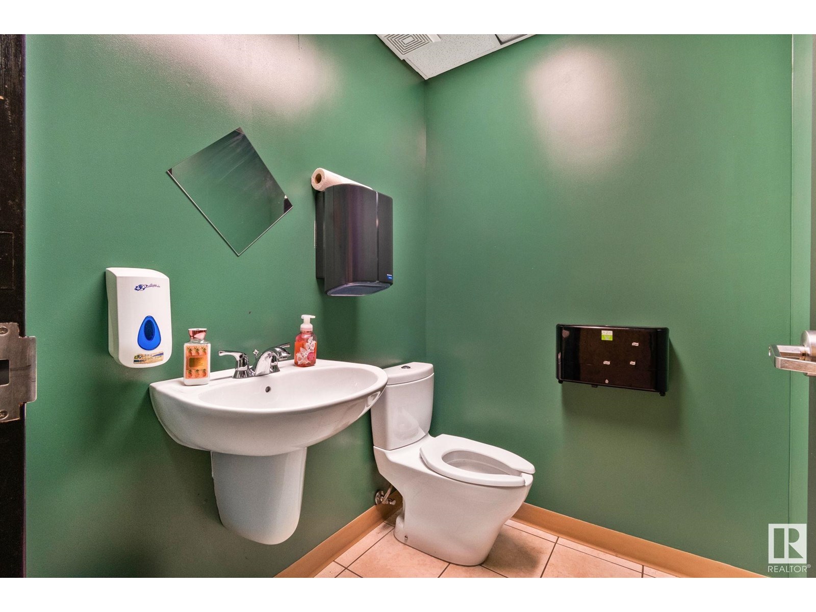 9928 70 Av Nw Nw Property Photo 15