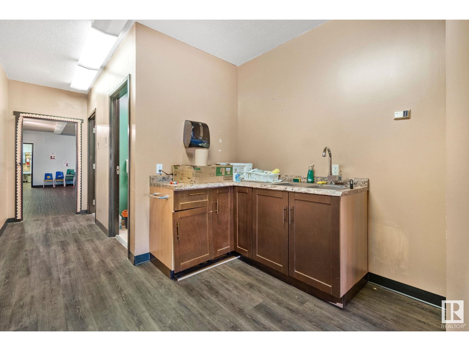 9928 70 Av Nw Nw Property Photo 19