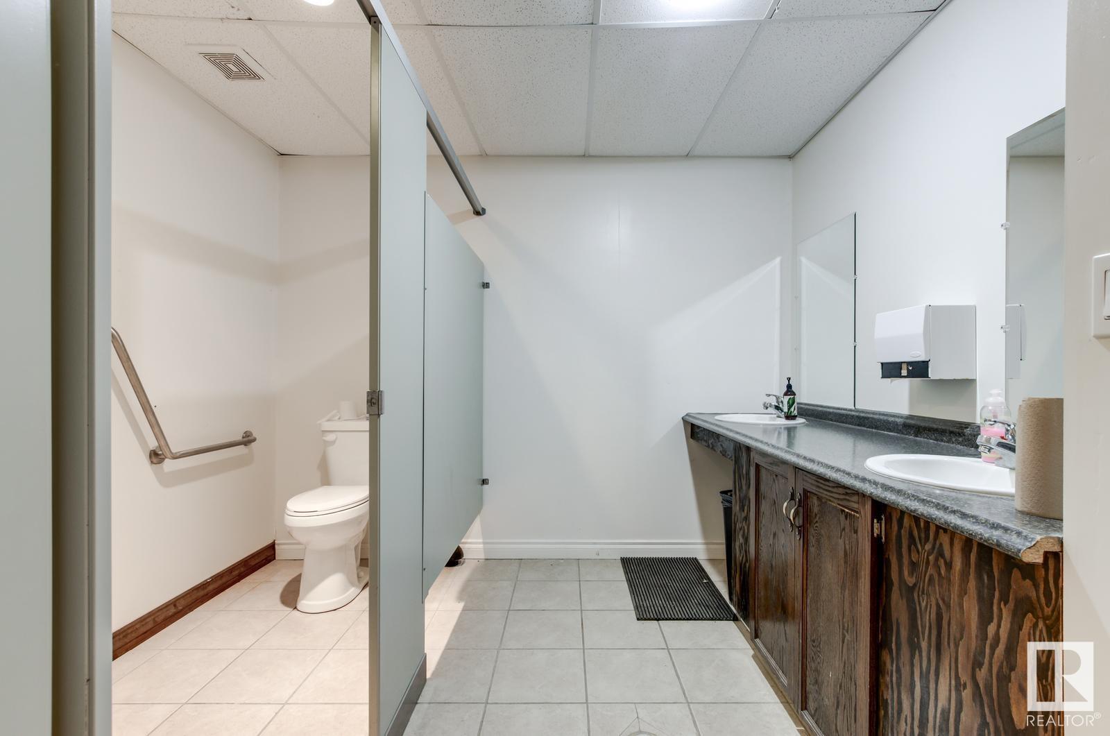 63001 Ab-831 Property Photo 17