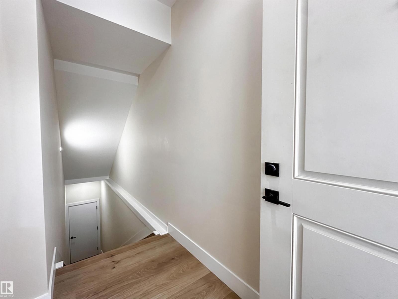 14807 98 Av Nw Property Photo 24