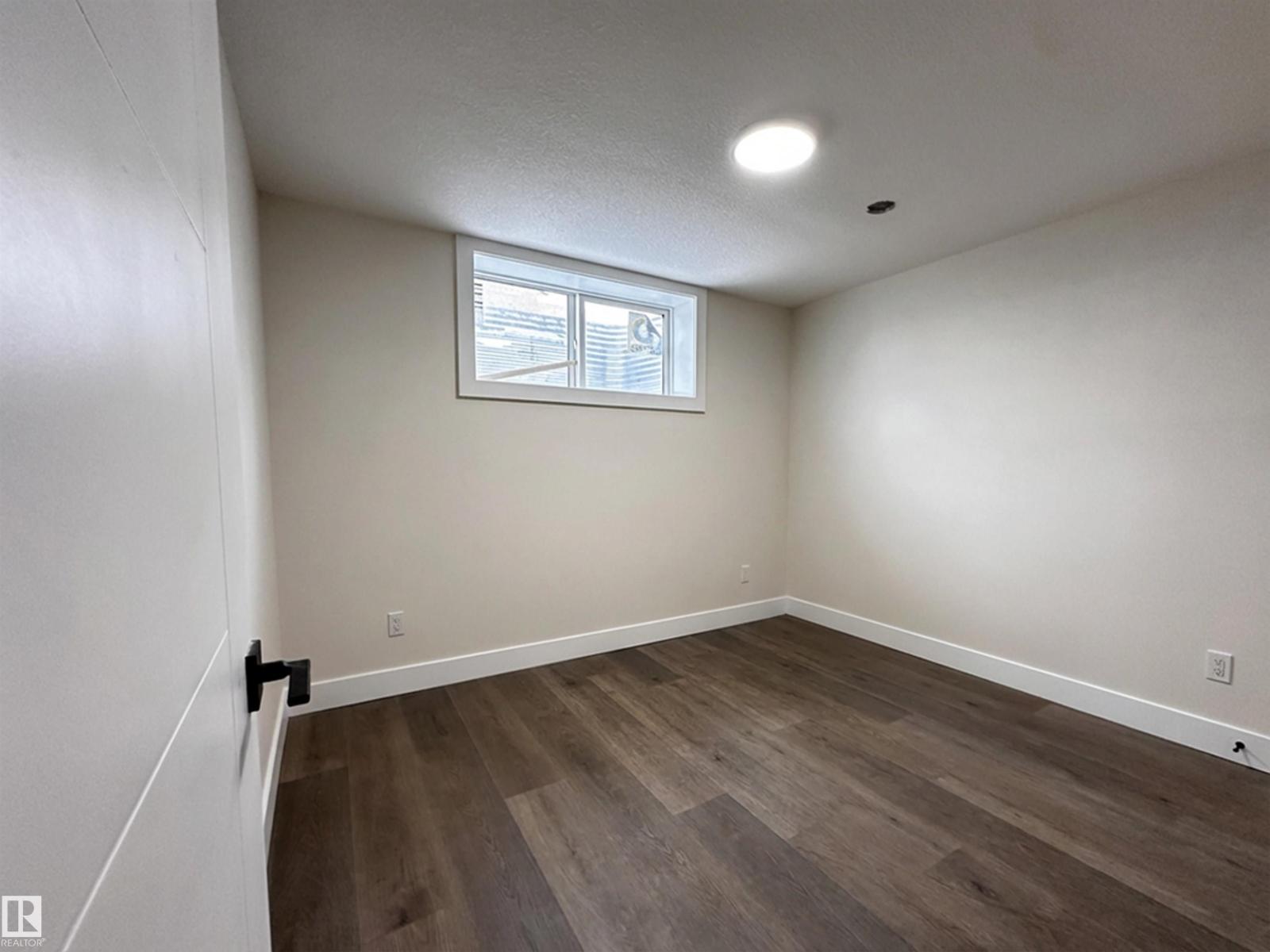 14807 98 Av Nw Property Photo 28