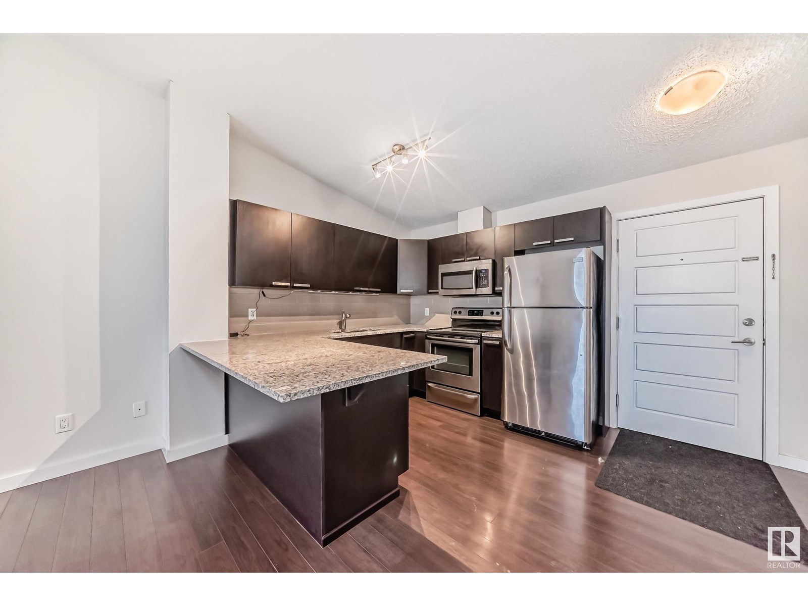 #406 14808 125 St Nw Property Photo 1