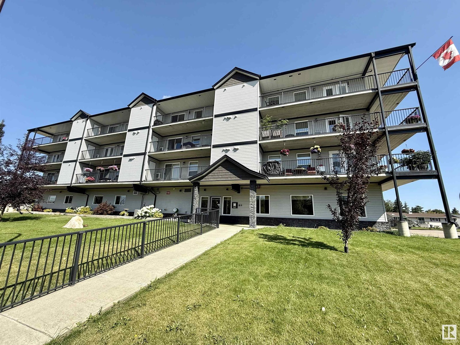 #204 4614a Lakeshore Drive Property Photo 1