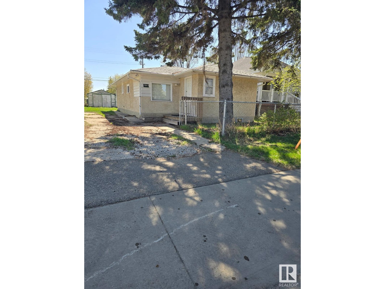15913 100A AV NW Property Photo 1