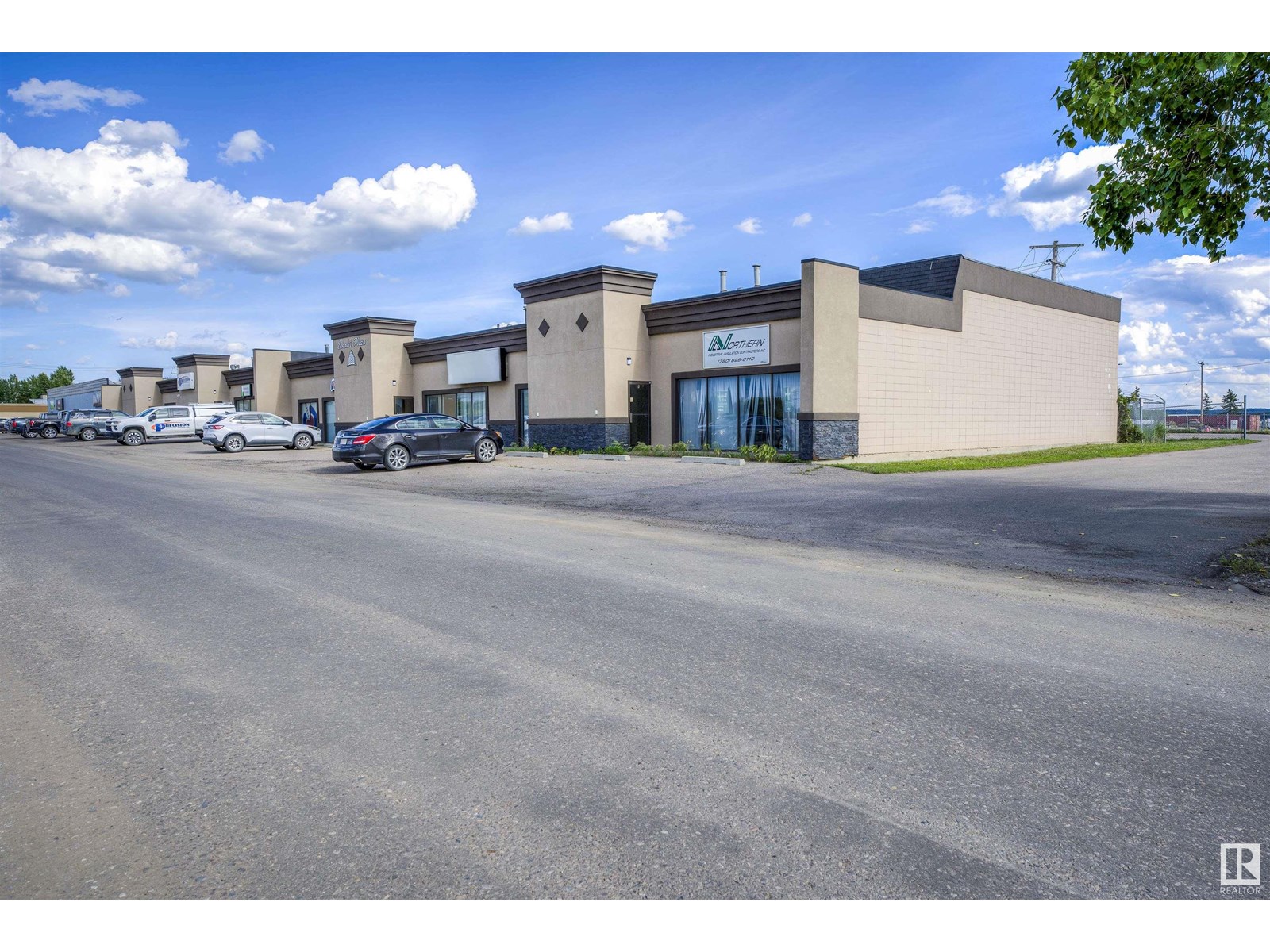 5506 50 Av Property Photo 1