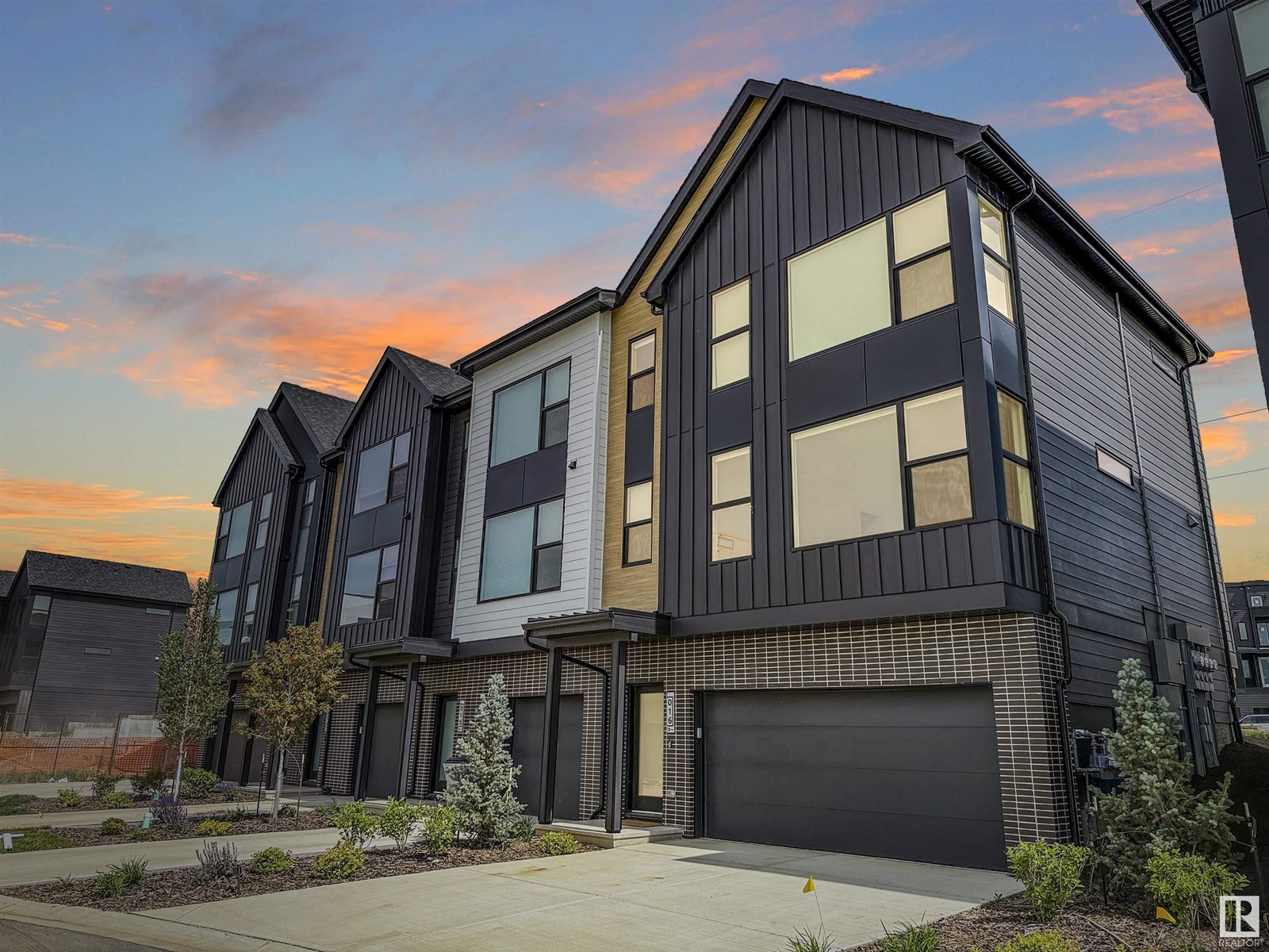 #16 5 RONDEAU DR Property Photo 1