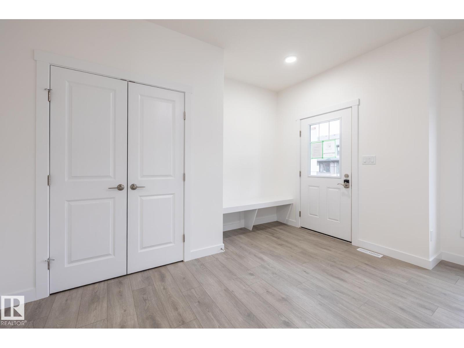 1282 Keswick Dr Sw Property Photo 2