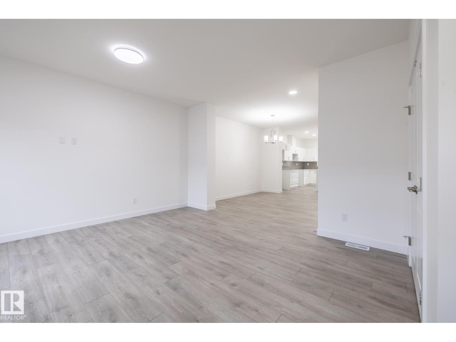 1282 Keswick Dr Sw Property Photo 3