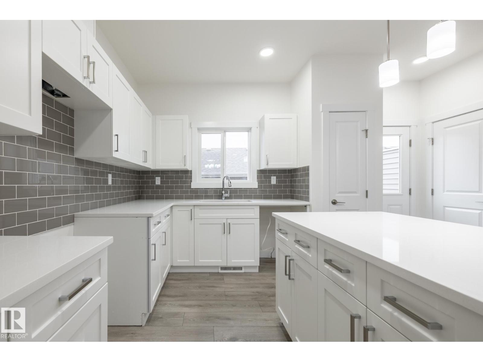 1282 Keswick Dr Sw Property Photo 9