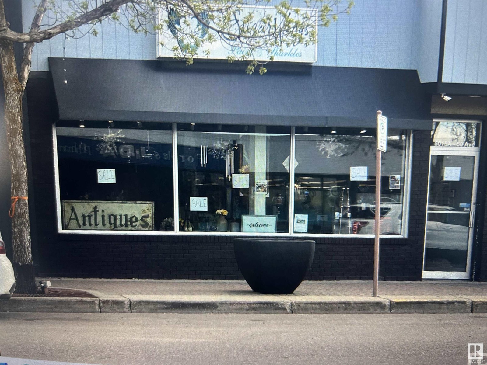 A 5015 50 AV Property Photo 1