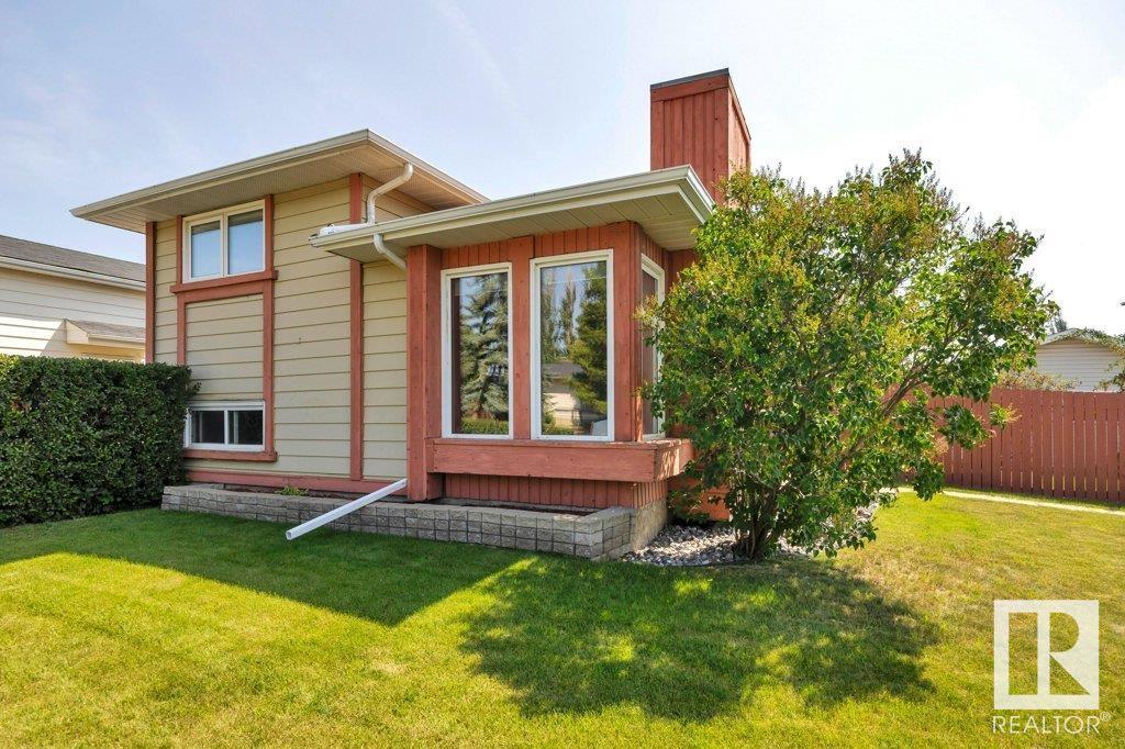 4301 54 St Property Photo 1