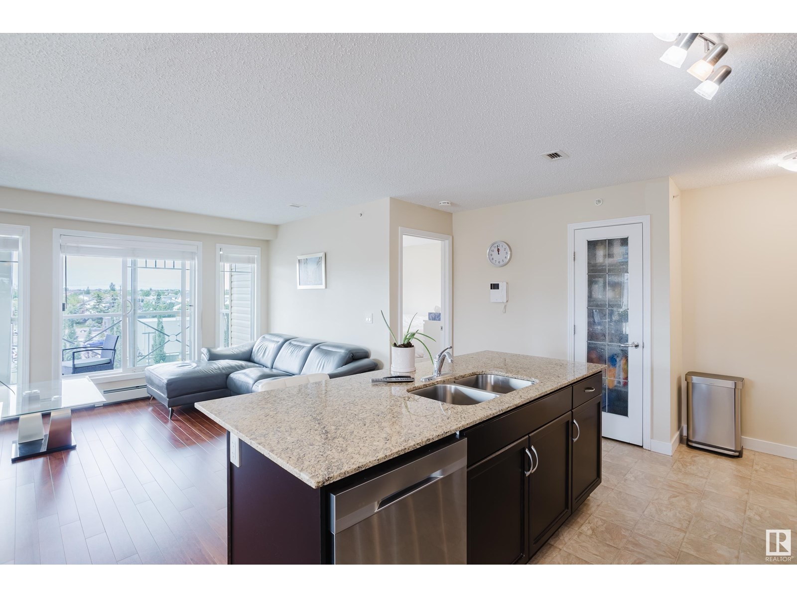 #415 12650 142 Av Nw Property Photo 2