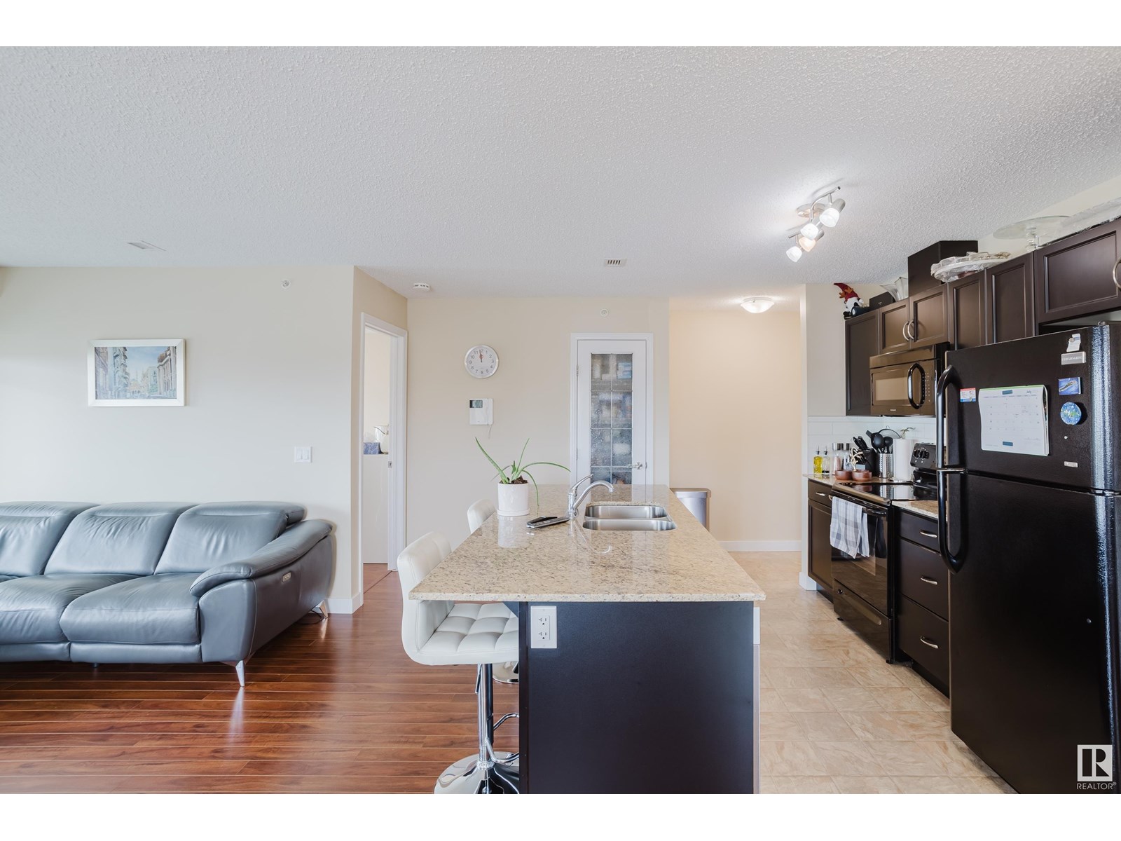 #415 12650 142 Av Nw Property Photo 3