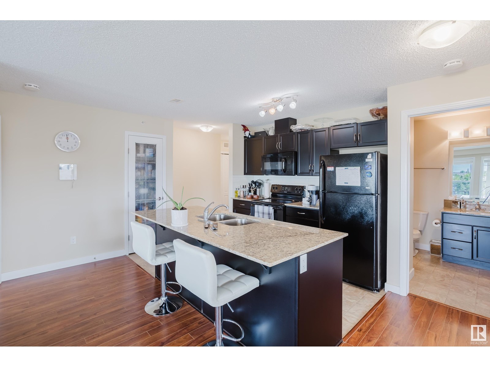 #415 12650 142 Av Nw Property Photo 4