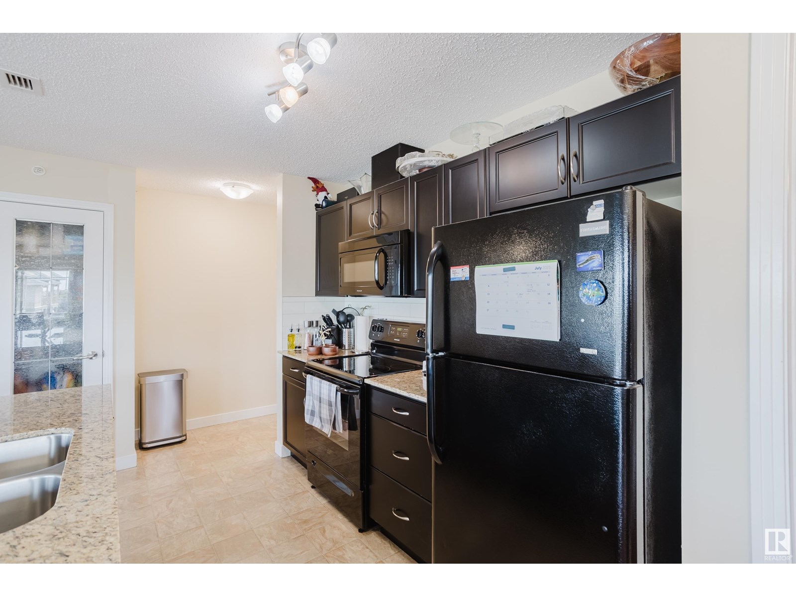 #415 12650 142 Av Nw Property Photo 7
