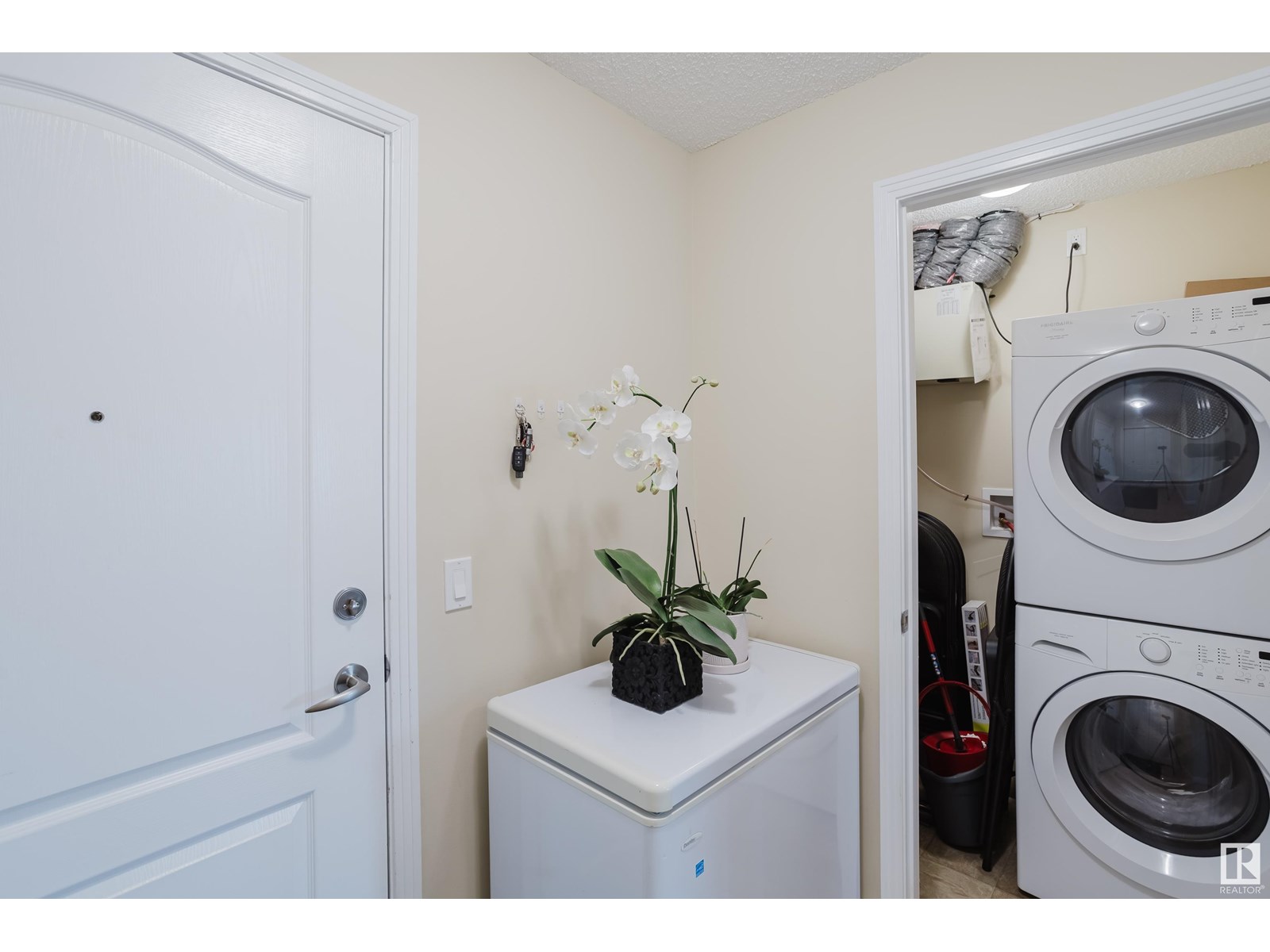 #415 12650 142 Av Nw Property Photo 19