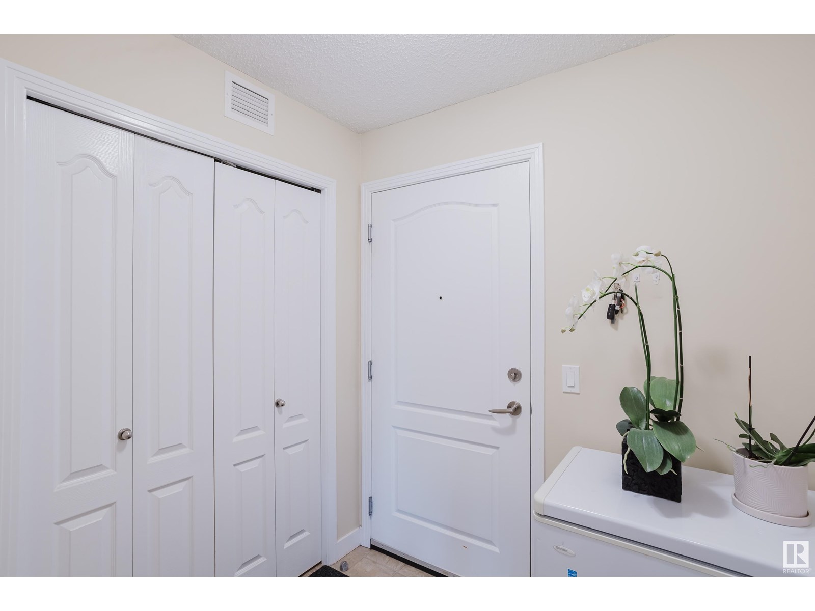 #415 12650 142 Av Nw Property Photo 20
