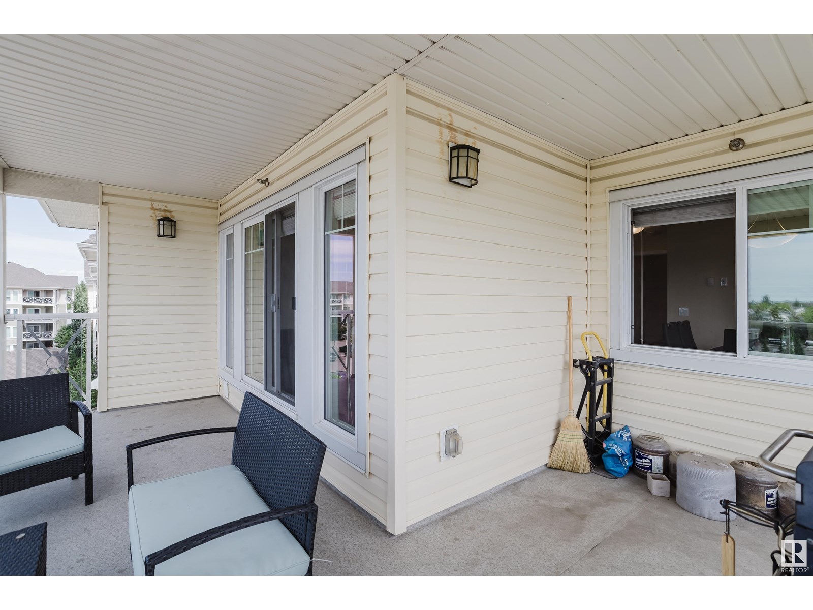 #415 12650 142 Av Nw Property Photo 35