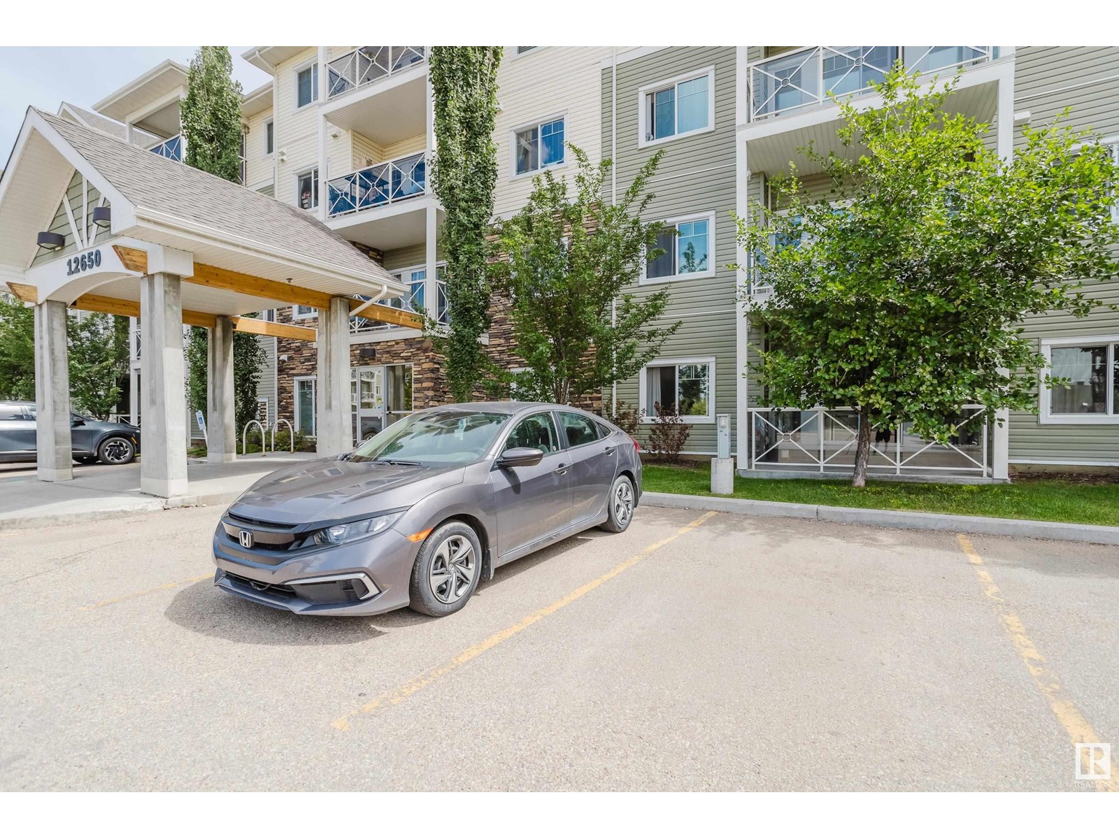 #415 12650 142 Av Nw Property Photo 39