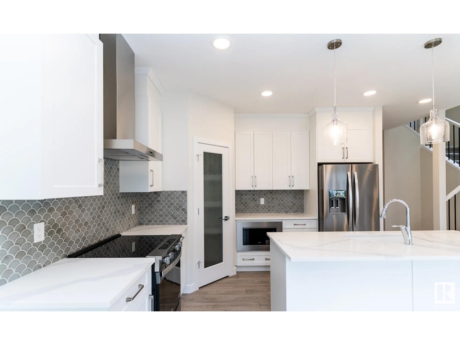 3216 Dixon Wy Sw Property Photo 3