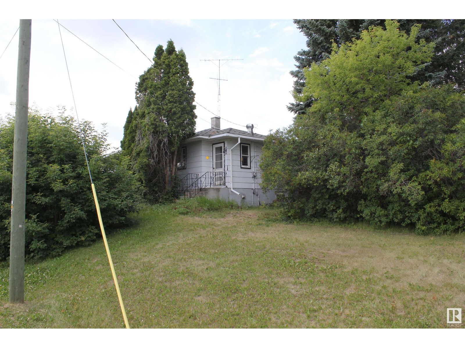 12 2 ST W Property Photo 1