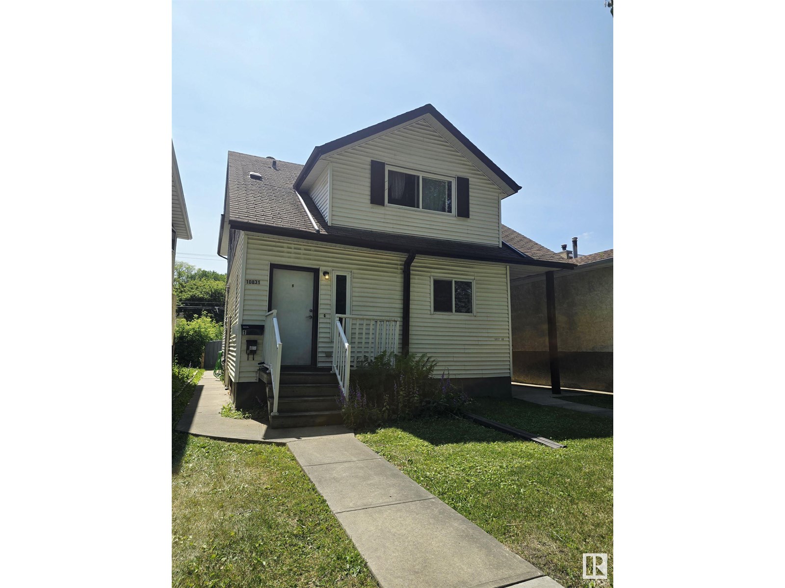 10831 80 AV NW Property Photo 1