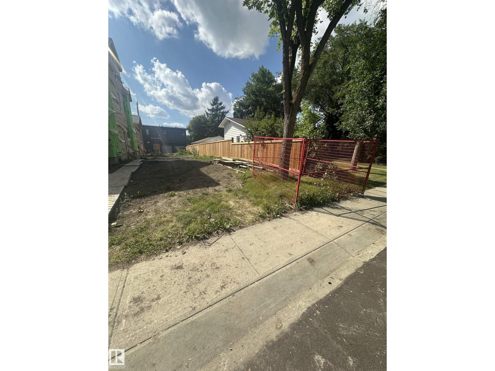 7806 145 St Nw Property Photo 10