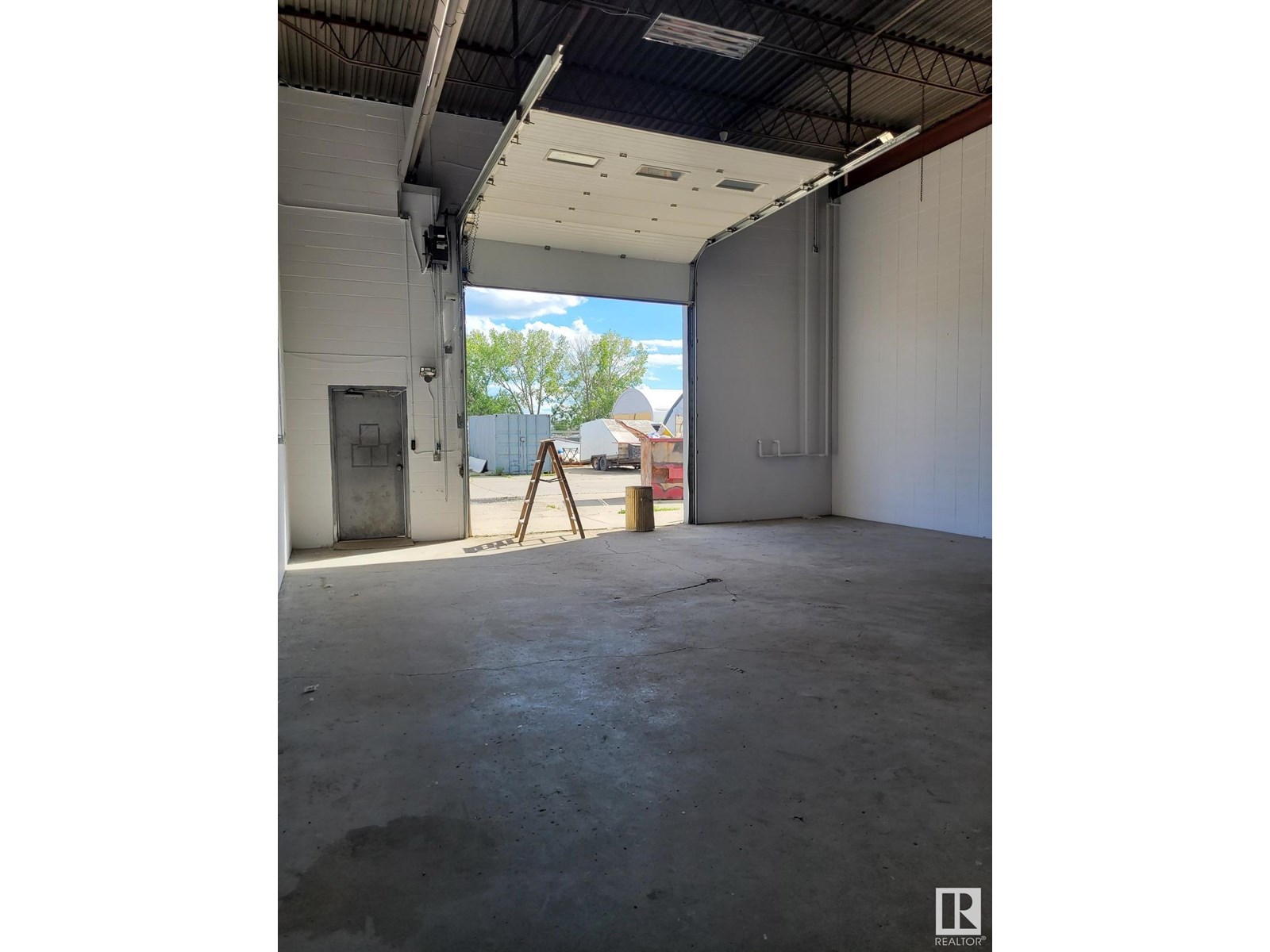 21115 108 Av Nw Property Photo 2