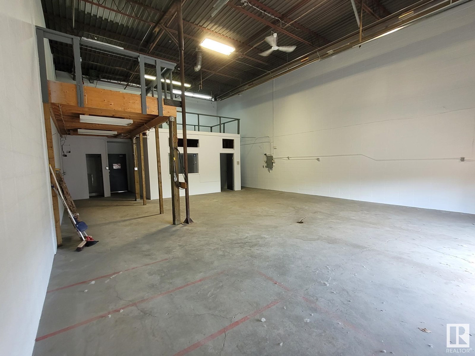 21115 108 Av Nw Property Photo 3