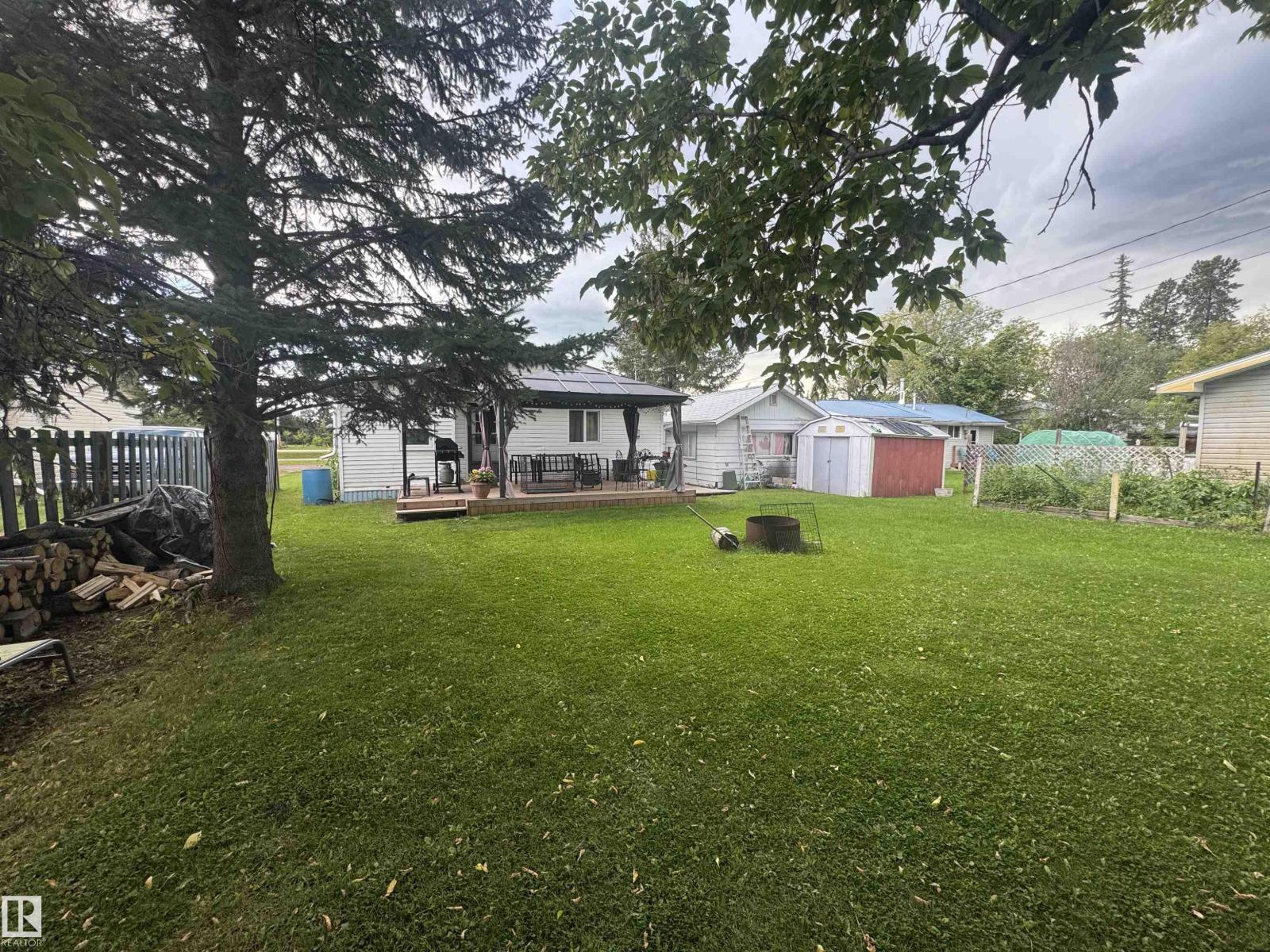 4531 47 St Property Photo 8