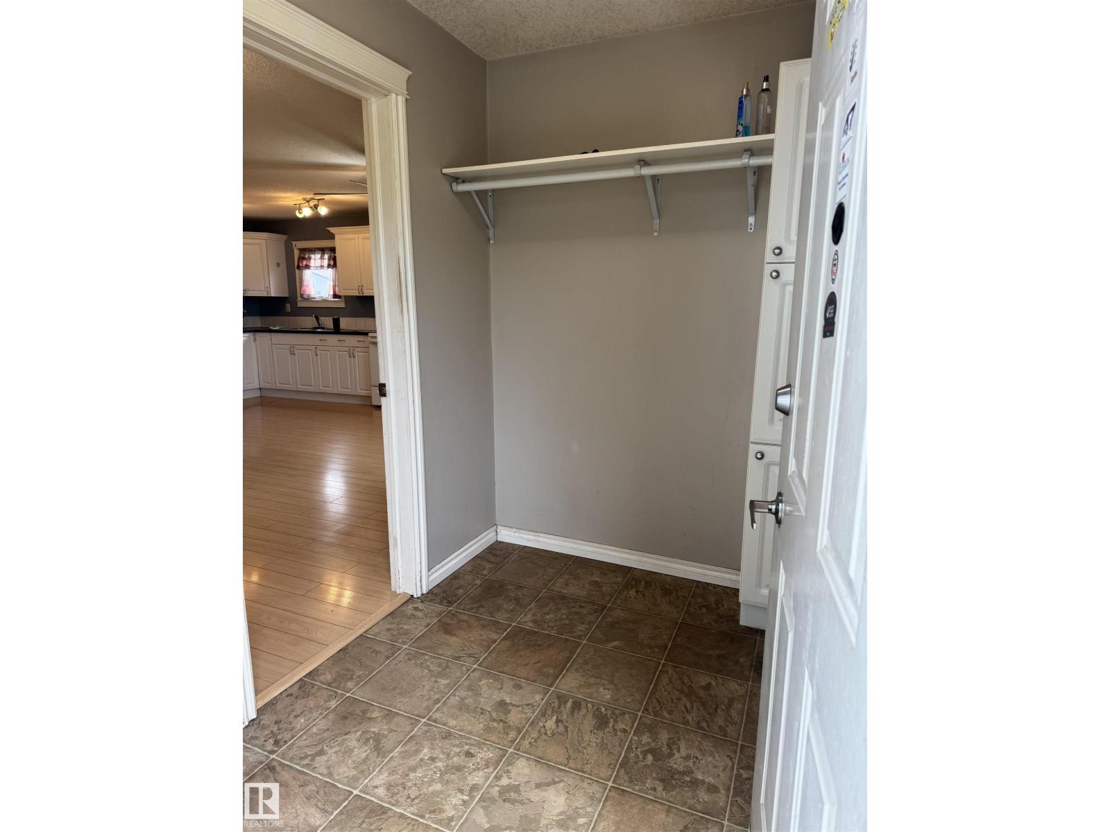 4531 47 St Property Photo 11