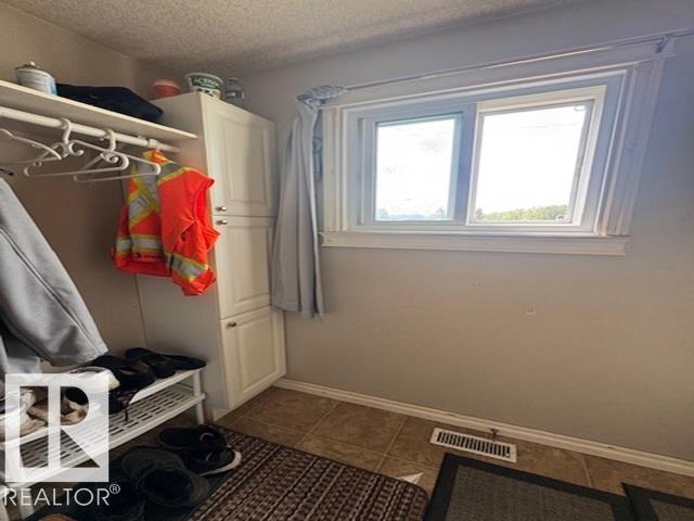 4531 47 St Property Photo 12