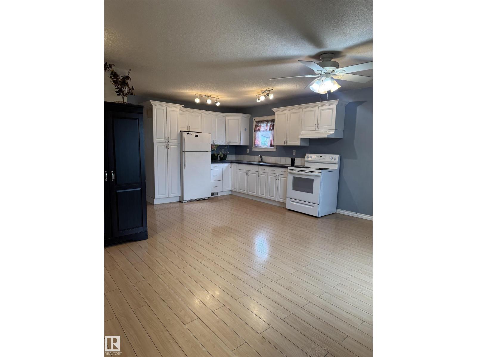 4531 47 St Property Photo 15